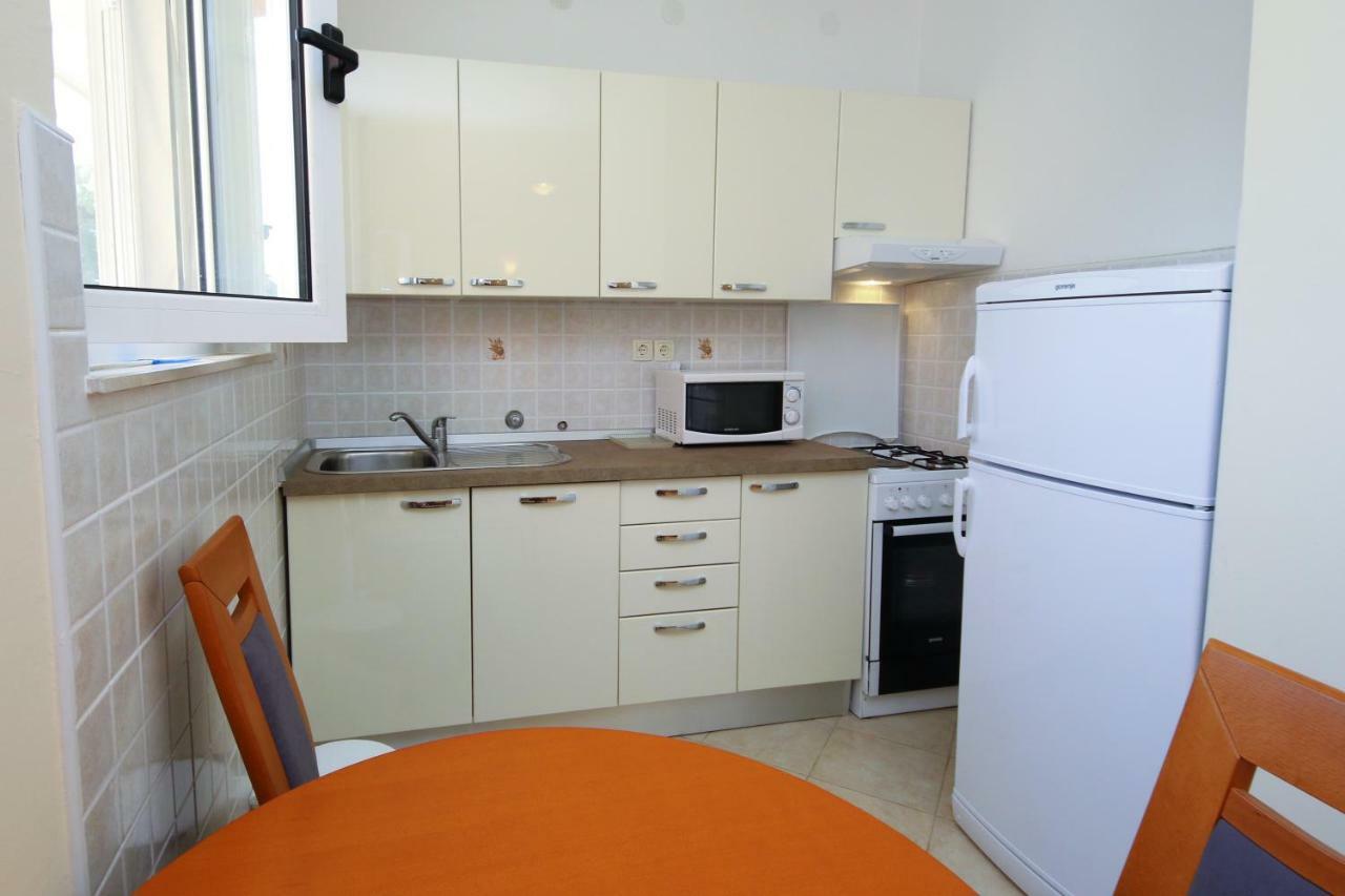 Apartment Mirni Kutak ชิเบนิก ภายนอก รูปภาพ