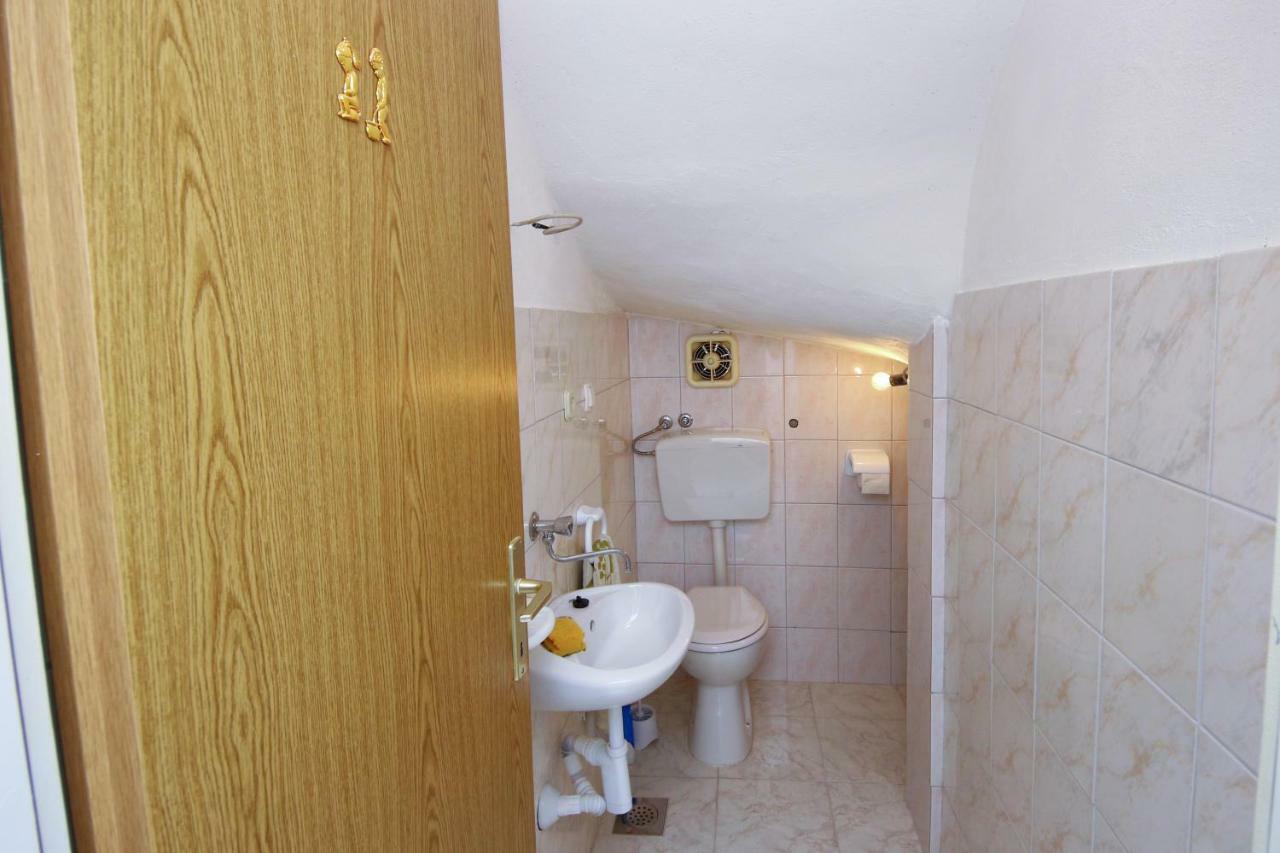 Apartment Mirni Kutak ชิเบนิก ภายนอก รูปภาพ